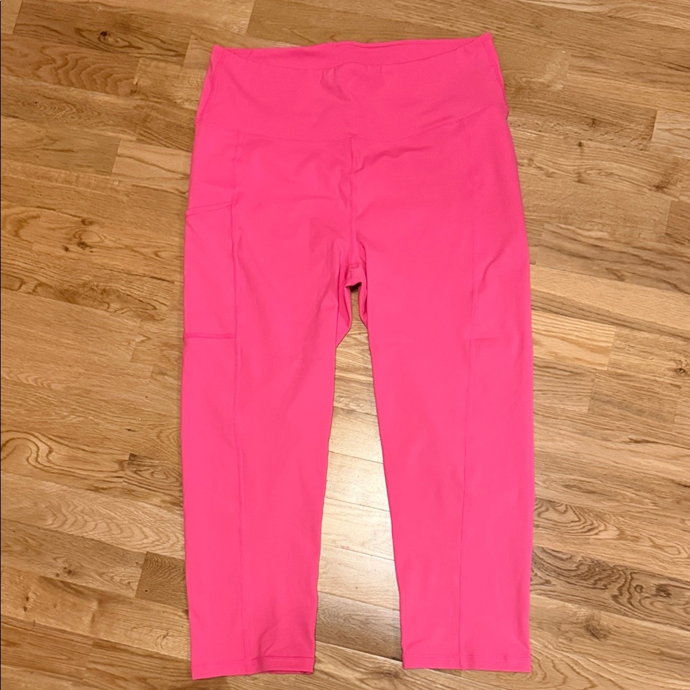 Lilly Pulitzer Vibrant Pink crop Leggings size Large